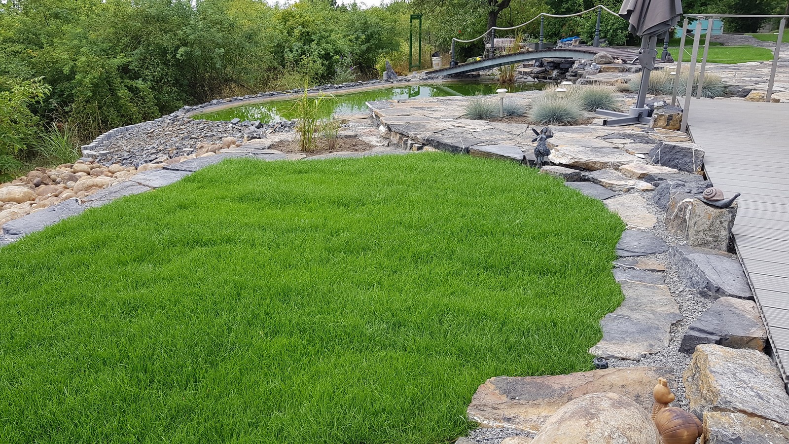 Realizace zahrady – přírodní dlažba a nášlapy v zahradě, Pozořice